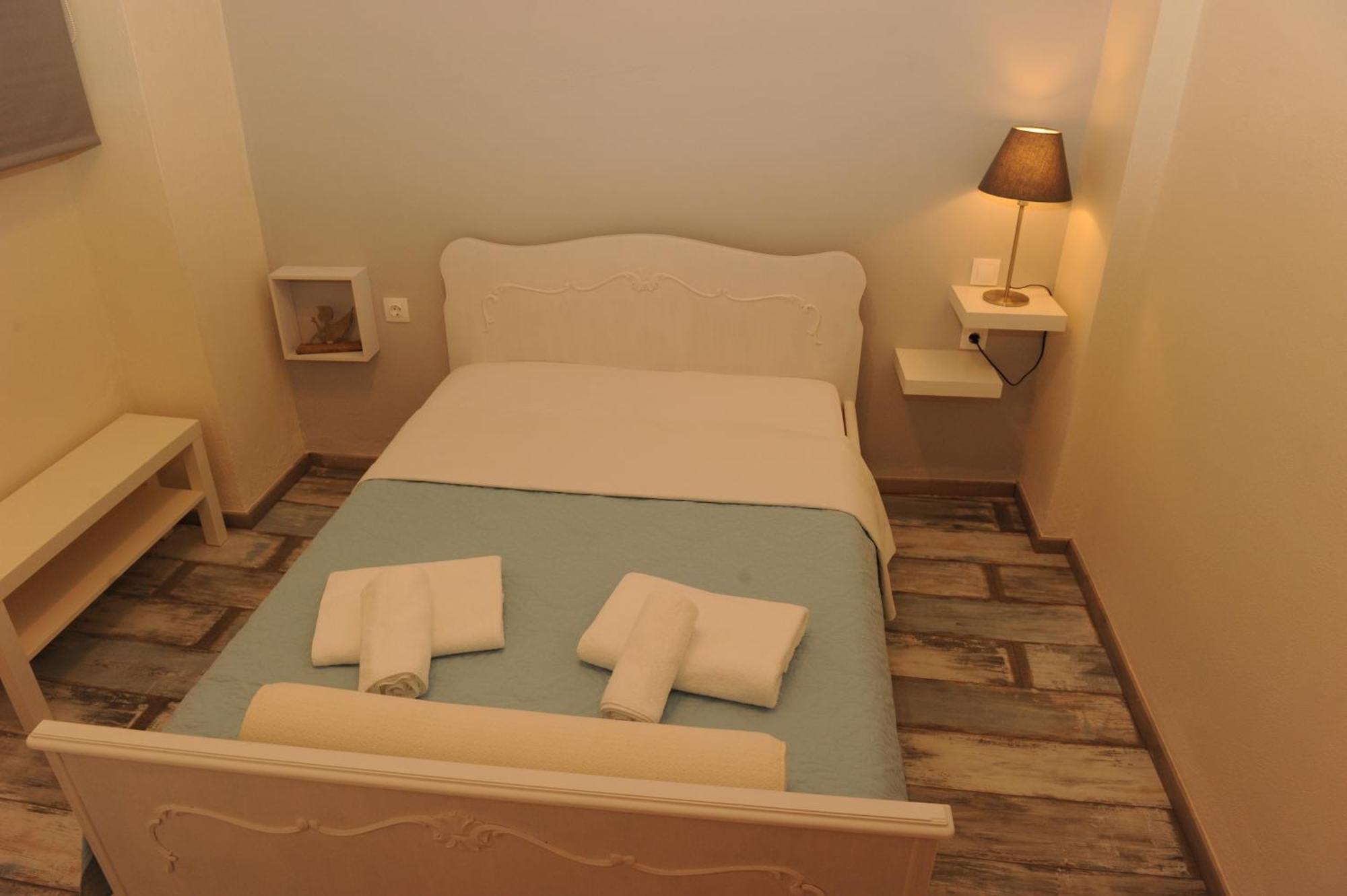Delphic Moments - Sunny App 3Br, 2Ba With View Apartment Exterior photo